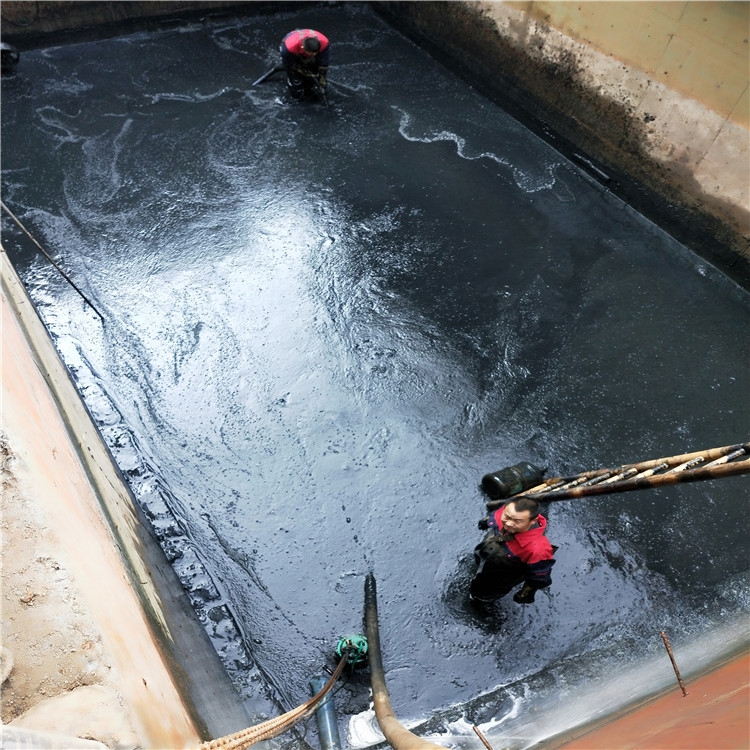 白河废水池清理